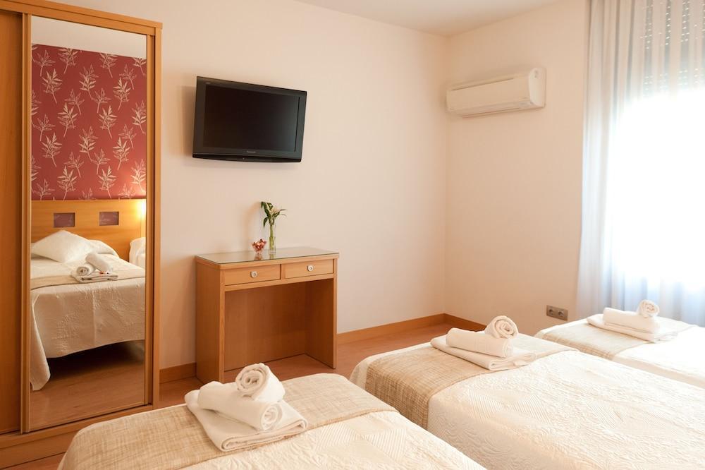 Hostal Abami II Madrid Exterior photo